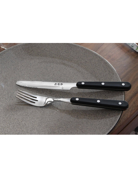 Set couverts de table Wusaki Japan - 2 couteaux à steak semi-dentelés + 2 fourchettes