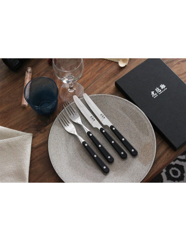 Set couverts de table Wusaki Japan - 2 couteaux à steak semi-dentelés + 2 fourchettes
