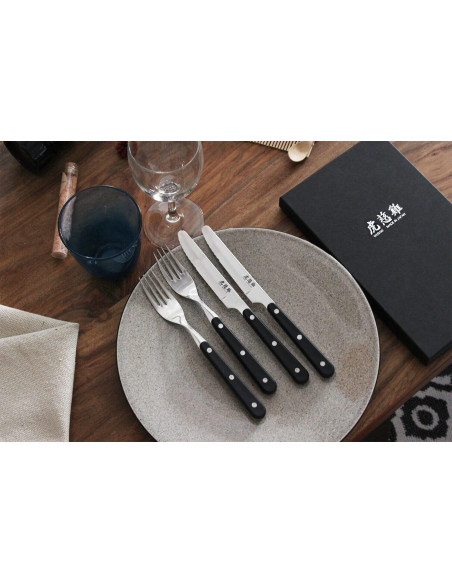 Set couverts de table Wusaki Japan - 2 couteaux à steak semi-dentelés + 2 fourchettes