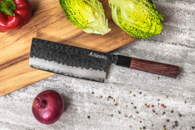 Couteau de cuisine Sayuto Séquoia San Mai nakiri lame martelée 17cm 2