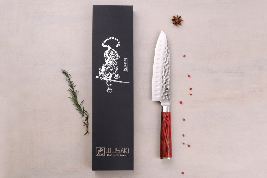 Couteau Wusaki Pakka X50 Santoku lame alvéolée 17cm