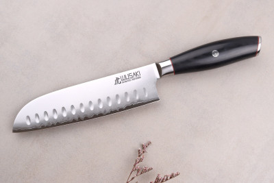Couteau Wusaki Fujiko Black 10CR - Santoku lame alvéolée San Maï 18cm 2
