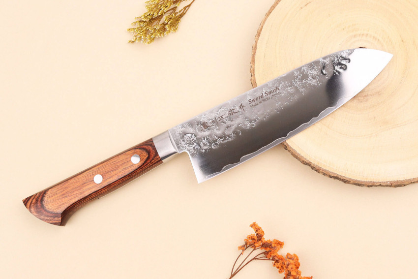 Couteau de cuisine japonais Satake Cutlery Brown Pakka AUS-8 santoku 17cm